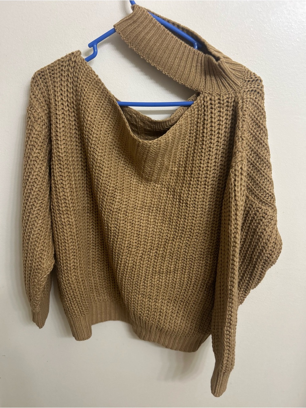 Chunky Knit One-Shoulder Sweater in Camel